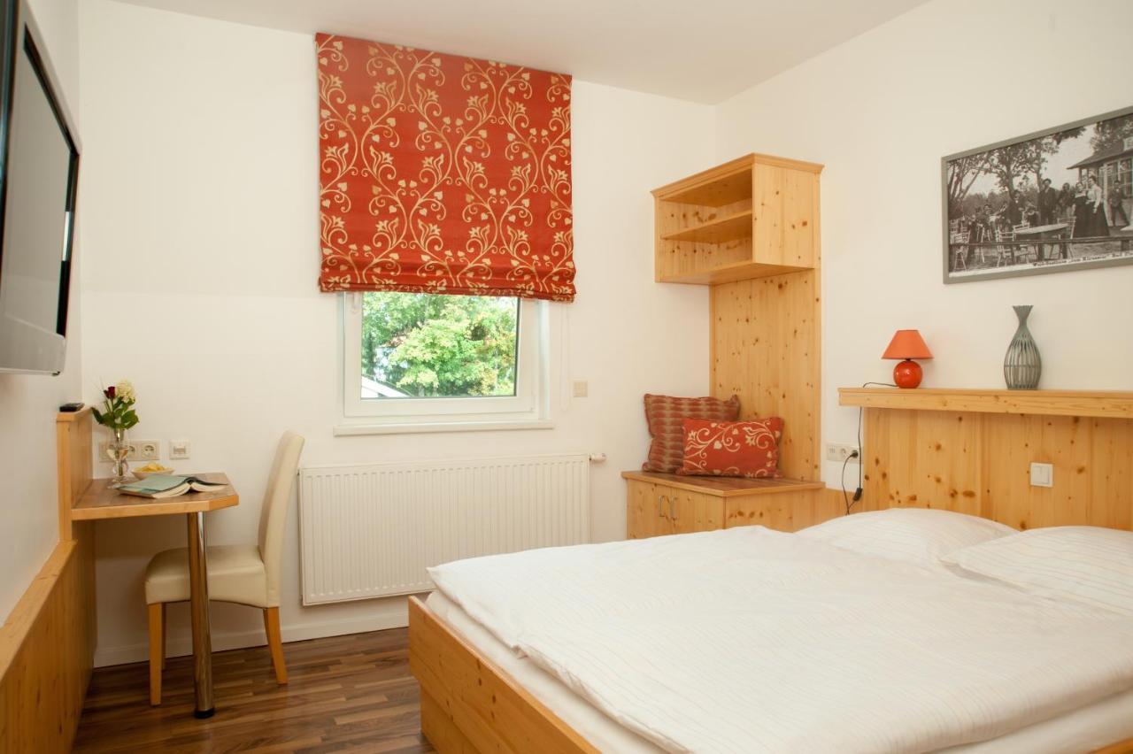 Bad Fischau Hubertushof Fromwald Hotel Und Gasthof מראה חיצוני תמונה